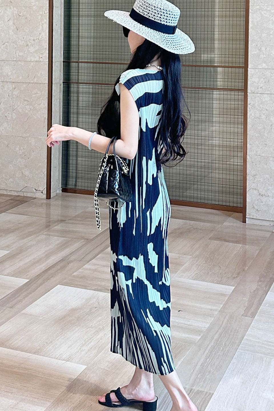 Retro design long contrast dress Miyake summer 2025 female slimming crew neck sleeveless pleated skirt