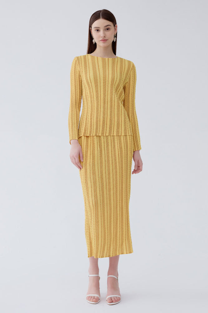 Pleated Striped Top and Slim Skirt Set – Elegant Two-Piece Women’s Outfit