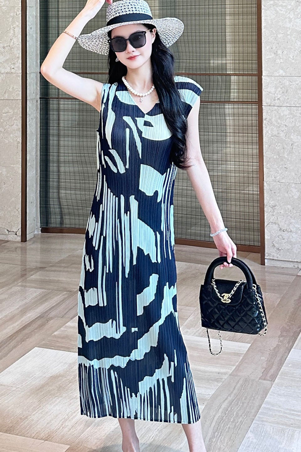 Retro design long contrast dress Miyake summer 2025 female slimming crew neck sleeveless pleated skirt