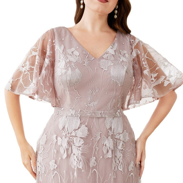 Plus Size Prom & Evening Dress – Lace Embroidered V-Neck Short Sleeve Swing Gown for Parties and Weddings