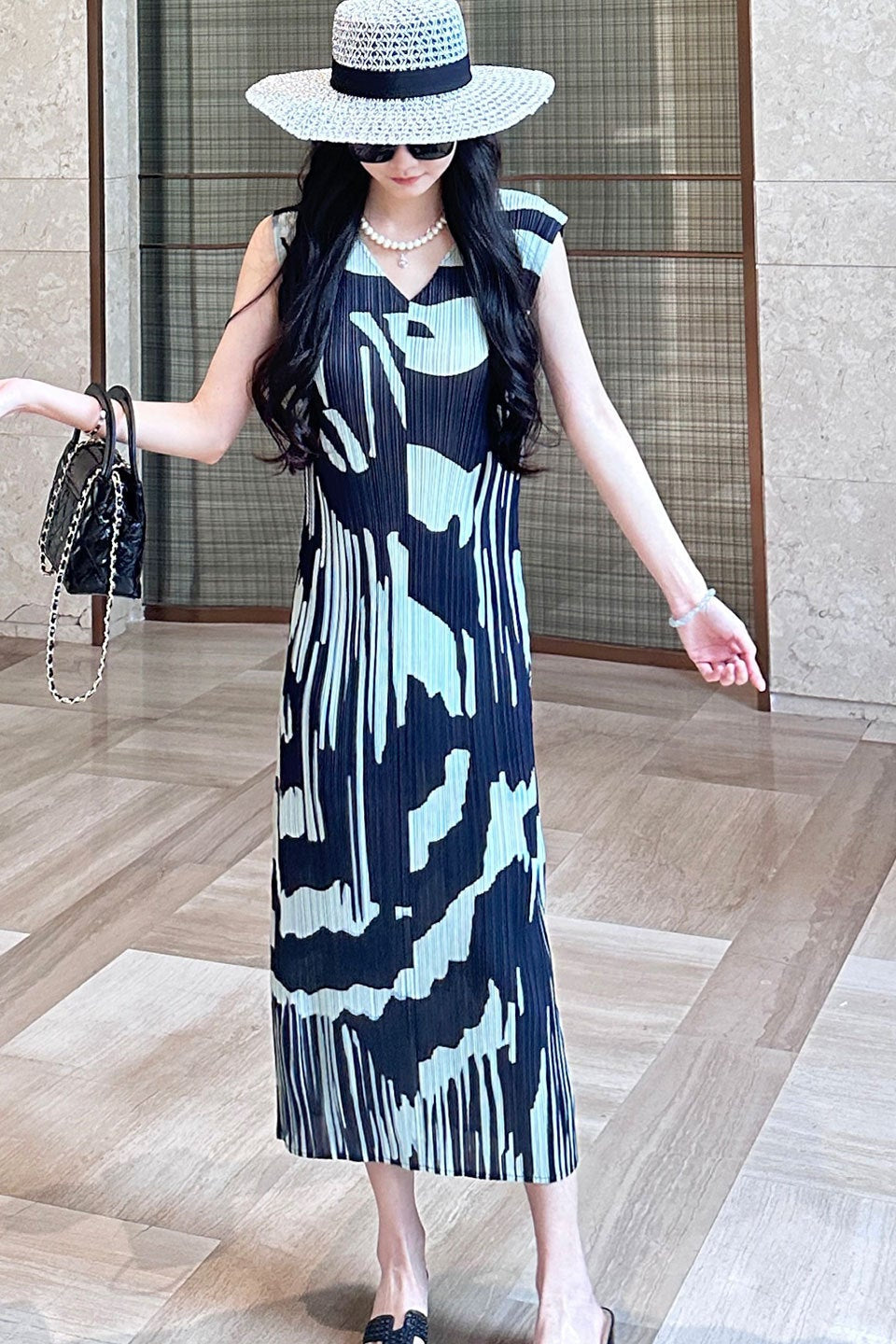 Sleeveless Pleated Dress – Retro Contrast Slim Fit